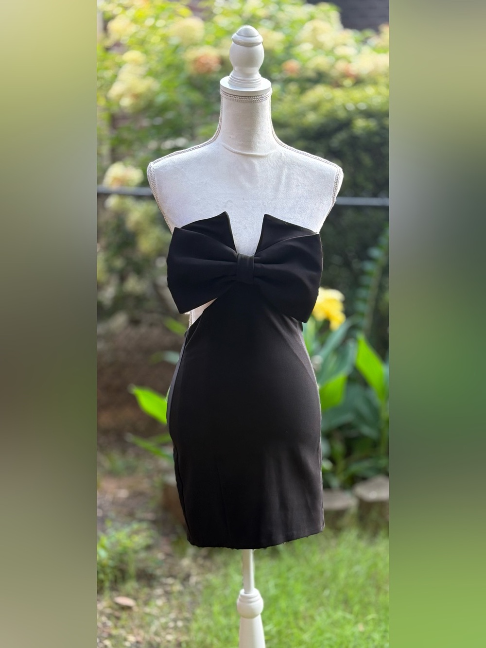 🦋 Zara Elegant Black Strapless Dress with Statement Bow